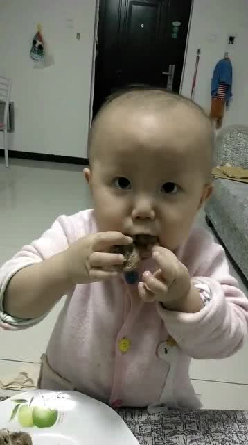 可爱宝宝抗病日记,网友 看着胖了点,真好